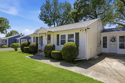 20 Bourbeau St, Chicopee, MA 01020 - Photo 4