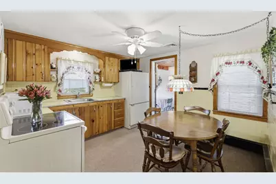 20 Bourbeau St, Chicopee, MA 01020 - Photo 14