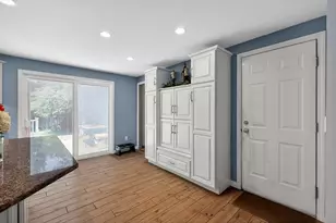 23 Smith St, Attleboro, MA 02703 - Photo 8