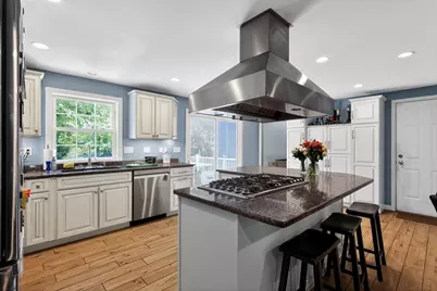 23 Smith St, Attleboro, MA 02703 - Photo 2