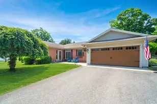 28 Parker St, East Longmeadow, MA 01028 - Photo 2