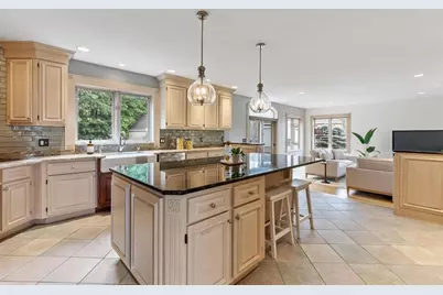 258 Hill St, Leominster, MA 01453 - Photo 18