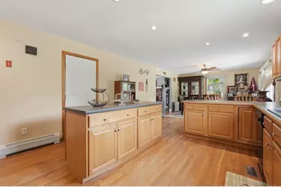 1527 Main Street, Acushnet, MA 02743 - Photo 16