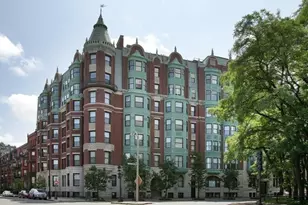 4 Charlesgate E, Boston, MA 02215 - Photo 16