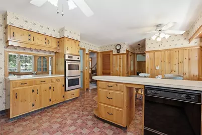 104 Jackson Dr, Raynham, MA 02767 - Photo 4