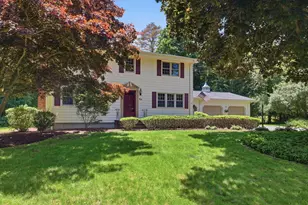 104 Jackson Dr, Raynham, MA 02767 - Photo 2