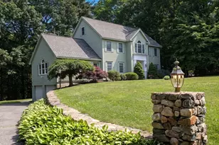 17 James Ave, Middleton, MA 01949 - Photo 2