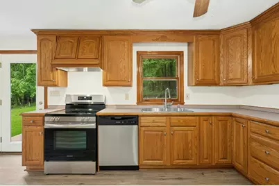 45 Dillon St, Worcester, MA 01604 - Photo 8