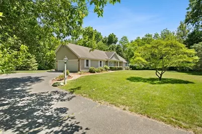 68 Middleboro Ave, Taunton, MA 02780 - Photo 4