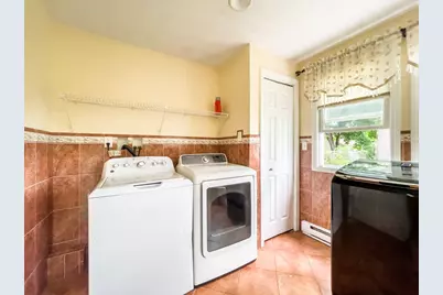38 Ames Ave, West Springfield, MA 01089 - Photo 14
