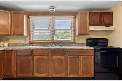 30 Summer St, Orange, MA 01364 - Photo 32