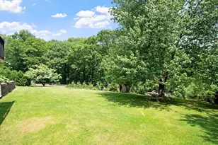 32 Indian Ridge Dr, Leominster, MA 01453 - Photo 2
