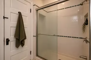 48 Wordsworth St, Boston, MA 02128 - Photo 10