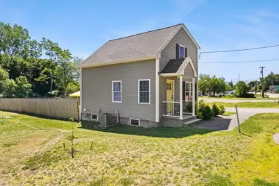 64 Fall River Ave, Seekonk, MA 02771 - Photo 4