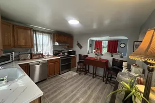 19 Granite St, Uxbridge, MA 01569 - Photo 2