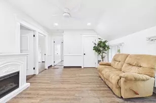 887 Shawmut Ave, New Bedford, MA 02746 - Photo 14