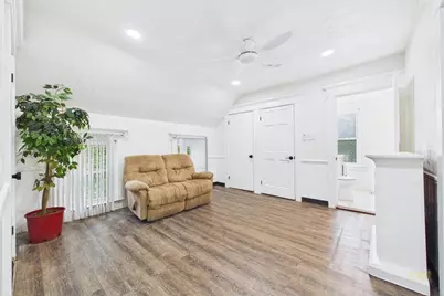 887 Shawmut Ave, New Bedford, MA 02746 - Photo 16