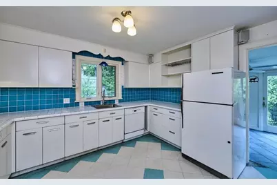 119 Rawson Rd, Brookline, MA 02445 - Photo 8