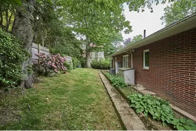 119 Rawson Rd, Brookline, MA 02445 - Photo 18