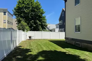 131 Laurel St, Malden, MA 02148 - Photo 4