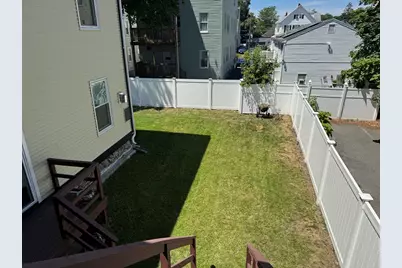 131 Laurel St #C, Malden, MA 02148 - Photo 2