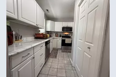 131 Laurel St #C, Malden, MA 02148 - Photo 12