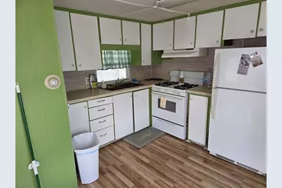 556 Central Street #4, Leominster, MA 01453 - Photo 2