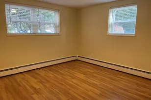 1105 Lexington St, Waltham, MA 02452 - Photo 6
