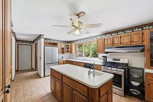 31 Shirley St, Wilbraham, MA 01095 - Photo 10