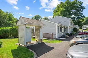 270 Sunderland Rd, Worcester, MA 01604 - Photo 38