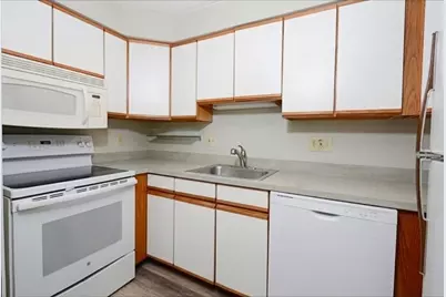 325 Plantation St #213, Worcester, MA 01604 - Photo 10