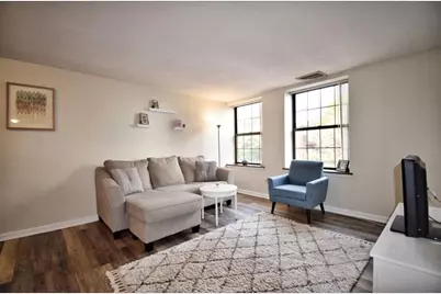 325 Plantation St #213, Worcester, MA 01604 - Photo 2