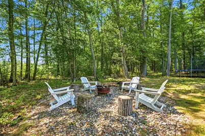 88 Northbridge St, Mendon, MA 01756 - Photo 8