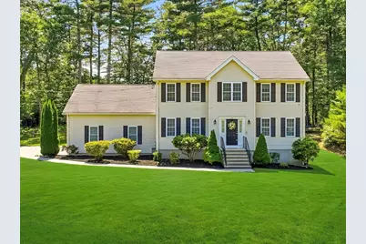 88 Northbridge St, Mendon, MA 01756 - Photo 2