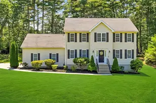 88 Northbridge St, Mendon, MA 01756 - Photo 2
