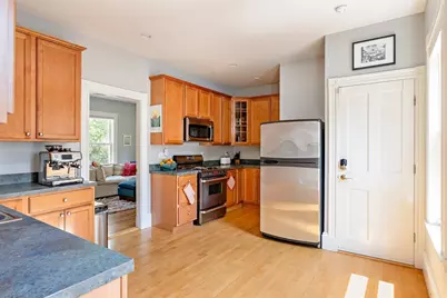 25 Banks St #2, Somerville, MA 02144 - Photo 4