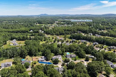 89 Kane Brothers Cir, Westfield, MA 01085 - Photo 4