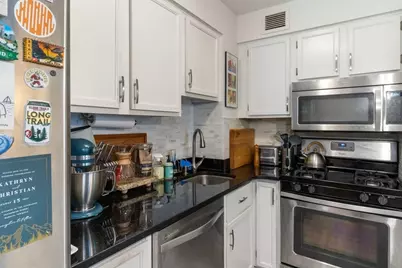 27 Bowdoin Street #2B, Boston, MA 02114 - Photo 6