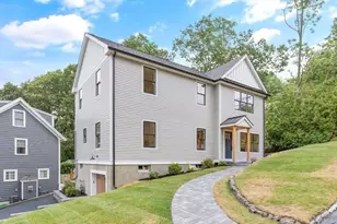 7 Hancock, Arlington, MA 02474 - Photo 2