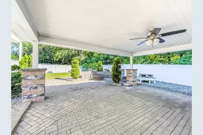 210 Naismith St, Springfield, MA 01104 - Photo 14