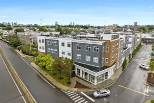 60 Cross St E, Somerville, MA 02145 - Photo 14
