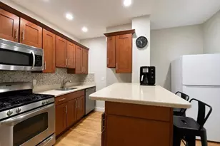 512 E 3rd St, Boston, MA 02127 - Photo 4