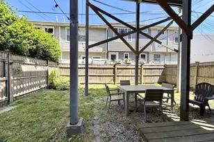 512 E 3rd St, Boston, MA 02127 - Photo 8