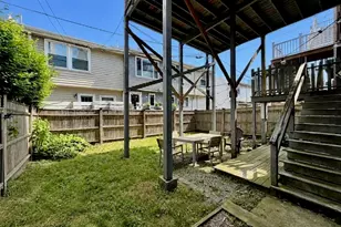 512 E 3rd St, Boston, MA 02127 - Photo 8