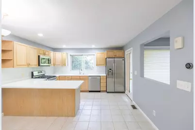 445 Captain Eames Cir #445, Ashland, MA 01721 - Photo 2