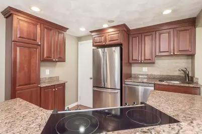32 Hamilton Rd #32, Wakefield, MA 01880 - Photo 10