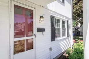 32 Hamilton Rd, Wakefield, MA 01880 - Photo 2