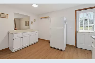 320 North St, Tewksbury, MA 01876 - Photo 8