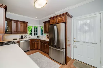 32 Village Way #32, Westport, MA 02790 - Photo 4