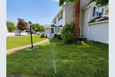 22 Abbott Rd, Waltham, MA 02452 - Photo 2